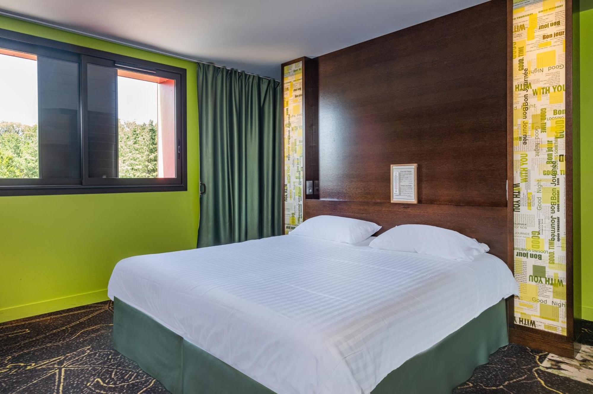Logis Auberge De La Foret Le Gavre Room photo